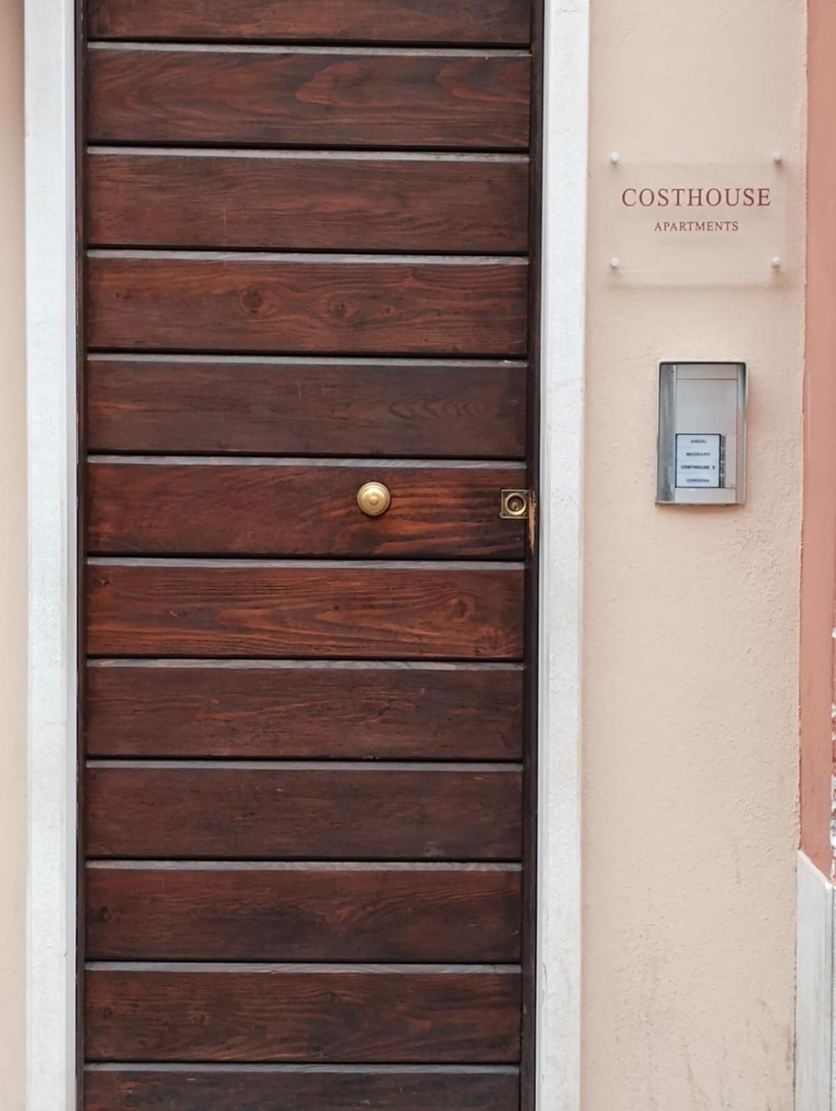 Апартаменты Costhouse Брешия Экстерьер фото